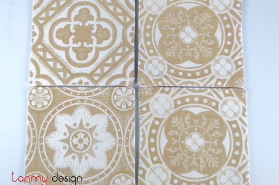 Set of 6 yellow/white coasters printed with Anciennes-Sol pattern